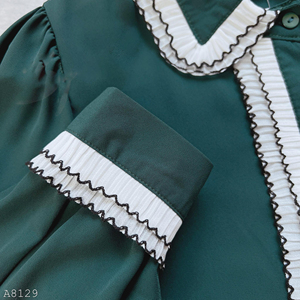 Chemisier Modeste à Manches Longues Blanc pour Femme, Col Superposé, Bordure Ondulée Contrastante, Boutons sur le Devant, Idéal pour le Bureau et les Tenues Décontractées Professionnelles (Vente en Gros) - Product Image 3