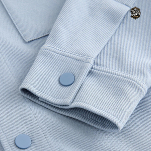 เสื้อแจ็คเก็ตยีนส์ลำลองผู้ชาย น้ำหนักเบา ผลิตจากโพลีเอสเตอร์/คอตตอน ระบายอากาศได้ดี เป็นมิตรกับสิ่งแวดล้อม แห้งเร็ว สไตล์สตรีทแวร์ มีโลโก้ด้านหน้า สวมใส่สบาย - Product Image 6