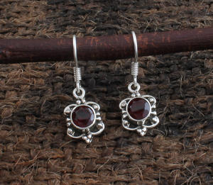 Pendientes Minimalistas de Granate Rojo Dorado, Pendientes Delicados de Citrino en Bruto, Pendientes Estéticos de Piedra del Sol, Regalo para Ella - Product Image 2