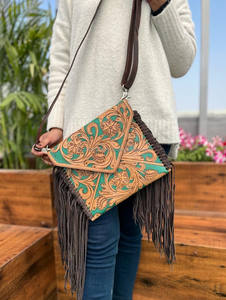 Nouvel arrivage de sacs à bandoulière à franges en cuir repoussé vert de style occidental sacs à main compacts de haute qualité pour femmes en vente - Product Image 2