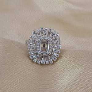 Bague de fiançailles et de mariage en diamant blanc naturel rond et taille baguette de 1,28 ct pour femme, en argent sterling 925, vente en gros - Product Image 1