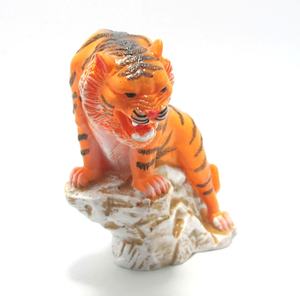 Estatuas de tigre asiático hechas a mano de Vietstyle Workshop, resina para decoración del hogar directamente de Vietnam - Product Image 2