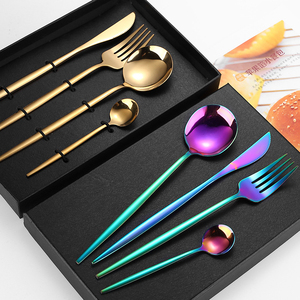 Ensemble de couverts de table classiques et fonctionnels UM STEEL en acier inoxydable – Cuillères, fourchettes, couteaux – Vaisselle écologique et équilibrée - Product Image 5