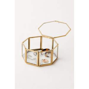 Boîte à bibelots hexagonale en verre faite à la main avec cadre en métal doré |   Boîte à cartes de mariage de luxe |   Organisateur de rangement pour bijoux multi-compartiments - Product Image 4