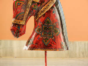 Estatua de caballo de madera pintada a mano en soporte de alta calidad fiesta de boda india Favor decoración del hogar regalos hechos a mano - Product Image 4