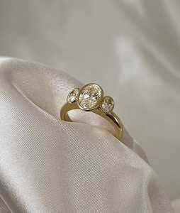 Bagues de fiançailles en diamant 2 carats, or massif 14k 18k, solitaire serti clos, taille ovale, diamant de laboratoire, trois pierres, minimaliste, bande de 3mm, fabricant - Product Image 1