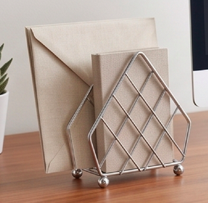 Modern Metal Napkin Holder With Diamond Grid Design Durable Unique Design For Kitchen Tabletop Use And Dining Use - Product Image 3