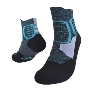 Calcetines Deportivos Transpirables Hechos a Medida, de Secado Rápido, con Spandex/Nylon/Algodón, para Verano, con Logotipo en el Puño, para Baloncesto y Gimnasio - Product Image 1