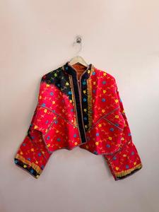 Lot en gros de vestes Kantha artisanales assorties, vintage, réversibles, style bohème, coupe courte Kiara - Product Image 6