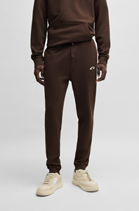 Survêtement Homme Haute Qualité Deux Pièces à Capuche Marron Café Oversize 100% Coton Style Urbain Impression Graphique Logo Personnalisé OEM ODM - Product Image 3