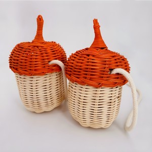 Panier à jouets en rotin au design d'acorn, accessoire pour enfants, paniers faits à la main, mini sacs pour enfants - Product Image 1