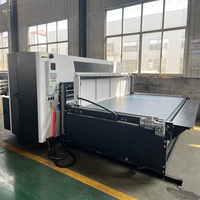 Machine automatique de découpe et de rainurage à lames fines pour carton, avec alimentation et empileur automatiques
