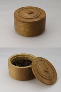 Contenants de stockage alimentaire en bois, forme cylindrique, avec couvercle en bois, hermétiques, design minimaliste artisanal, pour la cuisine - Product Image 4