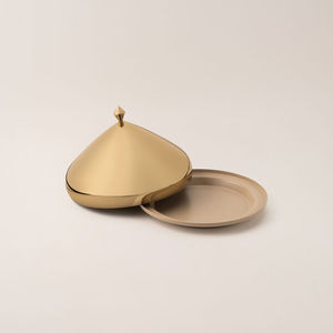 Plat de service décoratif haut de gamme en métal doré, avec couvercle en dôme, pour table, vaisselle de luxe - Product Image 3