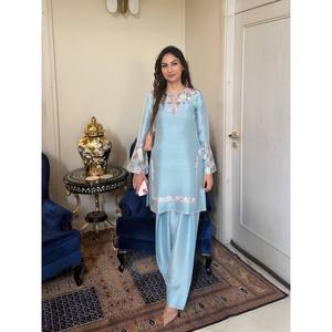 Hermoso Salwar Kameez de Algodón para Fiestas, Top y Pantalón con Dupatta, Color Cielo, Talla M, Elegante Ropa de Fiesta por Bhanderi -BE - Product Image 3