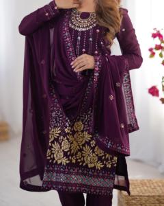 Conjunto de Salwar Kameez de Lujo Tradicional de Invierno en Georgette con Bordado Pesado de Imitación de Espejo, Kurta Recta y Pantalón, Estilo Indio Pakistaní - Product Image 2