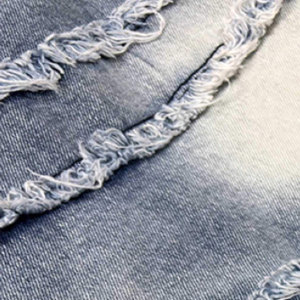 Shorts Bermuda en jean déchiré pour homme, taille mi-haute, avec braguette boutonnée, en coton tissé décontracté et bords effilochés - Product Image 2
