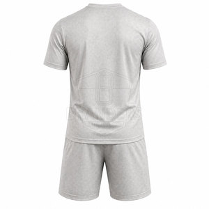 Tenue de football professionnelle pour équipe, design léger et respirant, idéale pour les matchs de compétition et les entraînements réguliers - Product Image 2