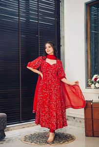 ชุดเดรส Anarkali สีแดงสำหรับผู้หญิงจาก Fatema Fashion ผ้า Faux Georgette ปักลายอย่างดี พร้อมกระโปรงและผ้าคลุมไหล่ สามารถปรับแต่งได้ เหมาะสำหรับโอกาสพิเศษและเทศกาลต่างๆ - Product Image 3