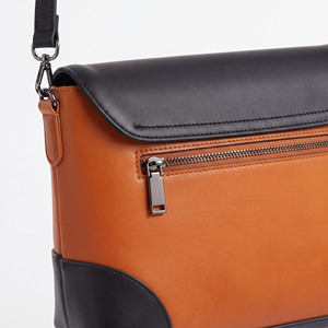 Sac bandoulière en cuir pour femme, sac messager en cuir avec fermeture éclair frontale, sac bandoulière en cuir de haute qualité pour femme - Product Image 5