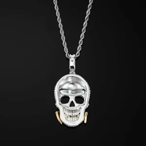 Colgante de calavera de plata 925 estilo hip hop con moissanita, diseño de billete de dólar dorado con microincrustaciones de circonitas. - Product Image 2