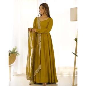 ชุดแต่งงาน anarkali ที่สวยงามเจียมเนื้อเจียมตัวกับ pent and dupatta สำหรับงานปาร์ตี้และโอกาสพิเศษ - Product Image 3