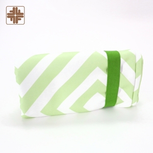 Toalla de playa con diseño de logotipo personalizado de algodón sostenible OEM ODM fabricada en Taiwán - Product Image 1