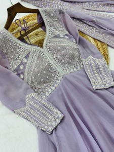 Últimas colecciones de vestidos de novia para mujer, vestidos largos de georgette estilo indio y pakistaní, con mangas largas y adornos elaborados, estilo anarkali. - Product Image 6