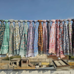 Pareo de Algodón con Estampado de Hojas Hecho a Mano, Falda Envolvente para Playa, Bufanda Ligera y Transpirable, Fabricante de la India - Product Image 3