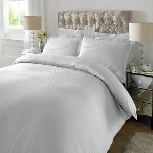 Parure de lit côtelée rouge avec housse de couette, drap-housse, drap plat et taies d'oreiller pour chambre et hôtel - Product Image 5