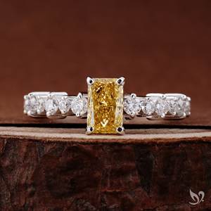 Anillo de Diamante Amarillo Radiante Certificado por IGI, 1 Ct, Anillo de Diamante Amarillo Intenso de Lujo en Oro de 10K - Product Image 1