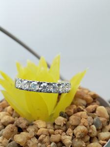 Bague de fiançailles de haute qualité en moissanite, diamant rond, bande plaquée durable, bijoux élégants disponibles à un prix compétitif - Product Image 2