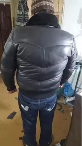 Blouson en cuir classique pour moto, personnalisé OEM, pour homme, col en fourrure rabattable, hiver, cuir d'agneau véritable, imperméable - Product Image 3