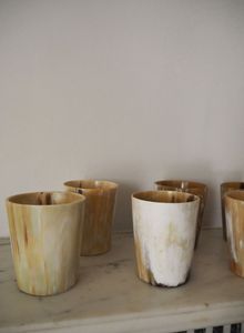 Verre à boire en corne naturelle fait main, écologique, tasse courte, mug rustique, vaisselle de bar, accessoire de table pour le Nouvel An - Product Image 3