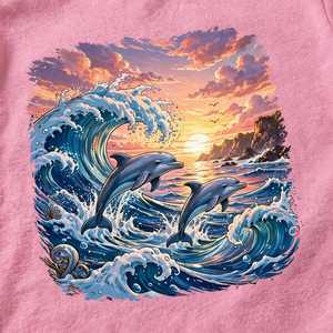 Camiseta Personalizada con Estampado de Delfín Rosa y Olas, Camiseta de Algodón con Gráfico de Atardecer y Océano para Mujer, Estilo Playero y Surf, Top de Verano al por Mayor - Product Image 4