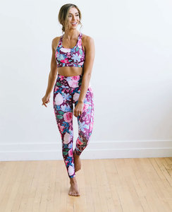 Ensembles de fitness de haute qualité avec logo personnalisé Vêtements de sport en gros Leggings d'entraînement en spandex/nylon Vêtements de yoga avec pantalon Style - Product Image 3