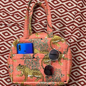 Bolsa de tela de algodón para todas las estaciones con bordado de patrón floral, ribete a rayas rosa y verde, parte superior abierta para compras - Product Image 5