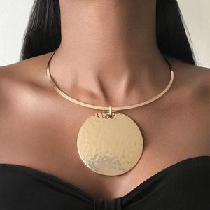 Collier de luxe fait main, collier statement, collier de créateur, collier élégant avec pendentif, bijou artistique - Product Image 1