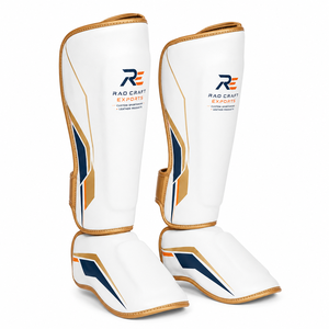 Les protège-tibias MMA de qualité supérieure offrent une rembourrage confortable, un ajustement sûr et une protection fiable des jambes pour l'entraînement et les séances de gym. - Product Image 2