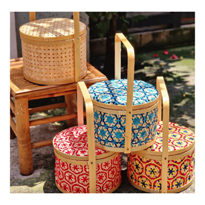 Cesta cuadrada de bambú fabricada con material de bambú natural y asa para almacenar frutas, servir pasteles y decorar el hogar, Vietnam - Product Image 6