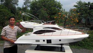 Maqueta de Barco Azimut 40 de 200 cm, de Alta Calidad, Tallada a Mano, de Madera, con Temática de Ángel, Pieza de Arte Coleccionable Oceánica - Product Image 3
