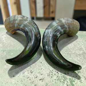 Authentique Corne de Bœuf Viking Nordique Rustique Médiévale Faite à la Main Écologique pour le Camping et les Bars Emballage Carton Meilleur Prix - Product Image 1