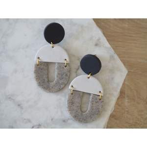 Stylish <b>Resin</b> <b>Earrings</b> Glossy Finish Modern Design Durable Luxury Fashion Accessories Designed Skilled Artisans Crystal Fashion - Product Image 3