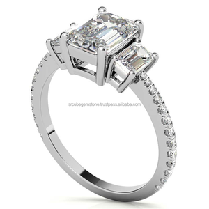 แหวนเพชรเม็ดเดี่ยวสีขาว14K สำหรับผู้หญิงใหม่พร้อมเพชรที่เจียระไนจากมรกตเหมาะสำหรับงานแต่งงานหรือเป็นของขวัญ - Product Image 4