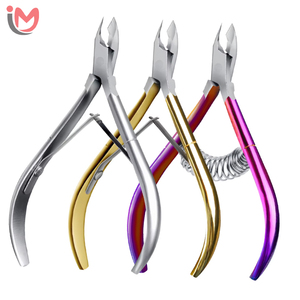 Vente en gros d'outils de manucure en acier inoxydable : Coupe-ongles à lame courbée, Ciseaux pour peaux mortes, Pince à cuticules - Product Image 1