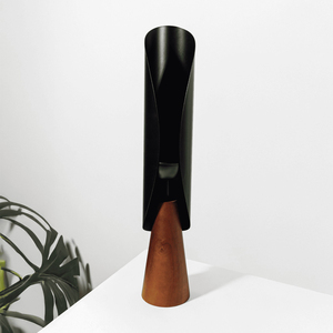 Ensemble de brûleurs Mubkhar métalliques sculpturaux alliant des boucliers incurvés élégants avec des bases en bois coniques pour une décoration de luxe et une utilisation parfumée - Product Image 2