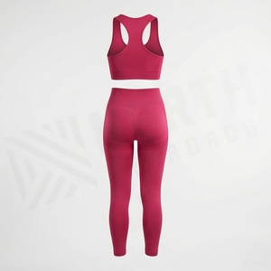 Conjunto de yoga sin costuras para mujer, leggings de cintura alta y sujetador deportivo tipo racerback - Product Image 2