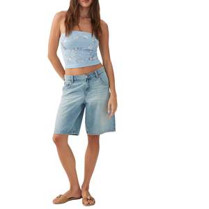 Nouveaux shorts en jean mi-longs pour femmes, coupe décontractée, délavage clair, style bermuda, vente en gros - Product Image 1