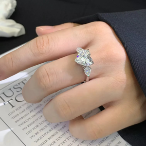 Trendy 4 Carats Heart Shape Moissanite 18K White Gold <b>Fine</b> Jewelry Women's Romantic Solitaire <b>Ring</b> for Anniversary Engagement - Product Image 3