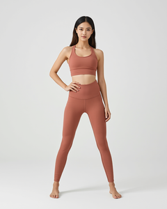 Conjunto de yoga acanalado sin costuras para mujer, leggings de cintura alta de longitud completa, top de cuello redondo con espalda cruzada, ropa deportiva de dos piezas para gimnasio y fitness - Product Image 4